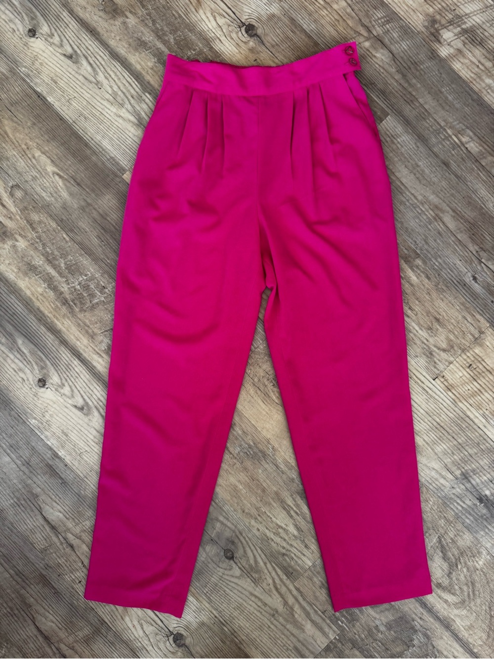 Vintage City Girl Petites High-Waist Pleated Tapered Trouser Pants - Hot Pink